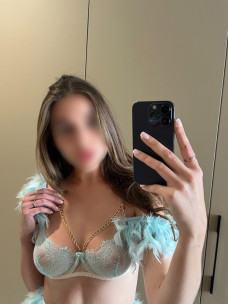 Escort Elina Photo 11