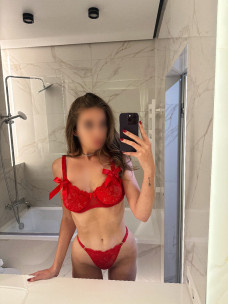 Escort Elina Photo 12